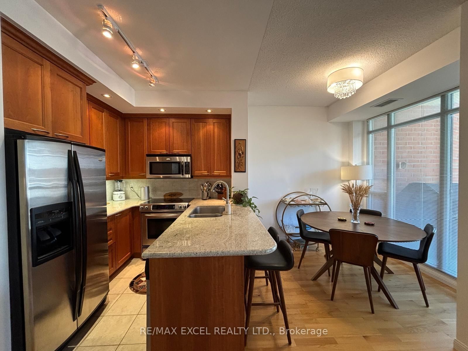 900 Mount Pleasant Road, Unit 426 - Photo 6