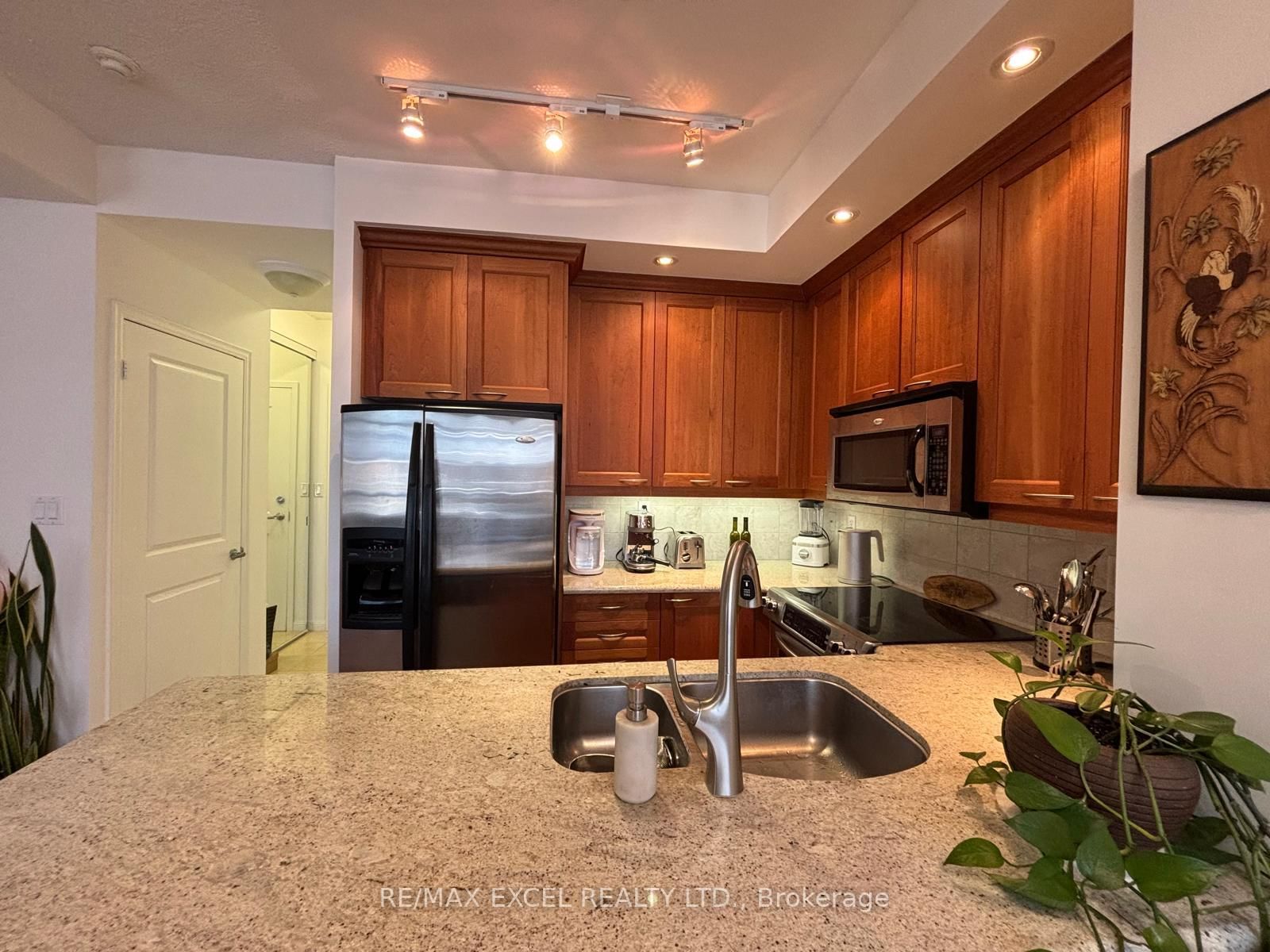 900 Mount Pleasant Road, Unit 426 - Photo 7