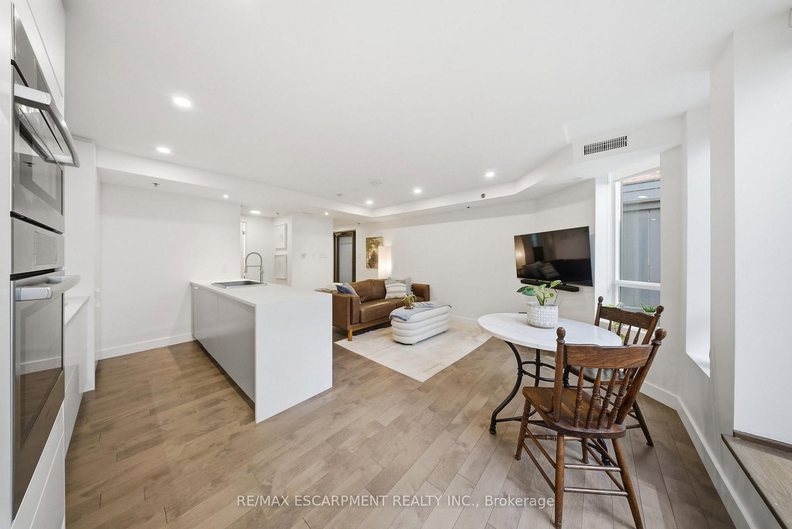 127 Queen Street E, Unit TH1 - Photo 12