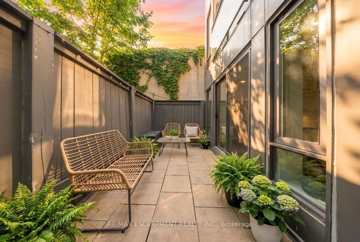 127 Queen Street E, Unit TH1 - Photo 18