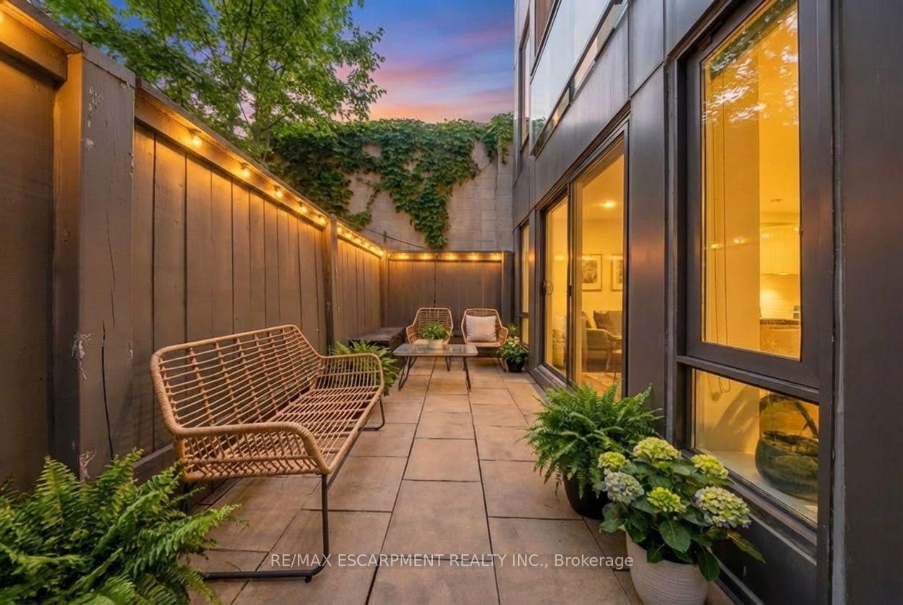 127 Queen Street E, Unit TH1 - Photo 19