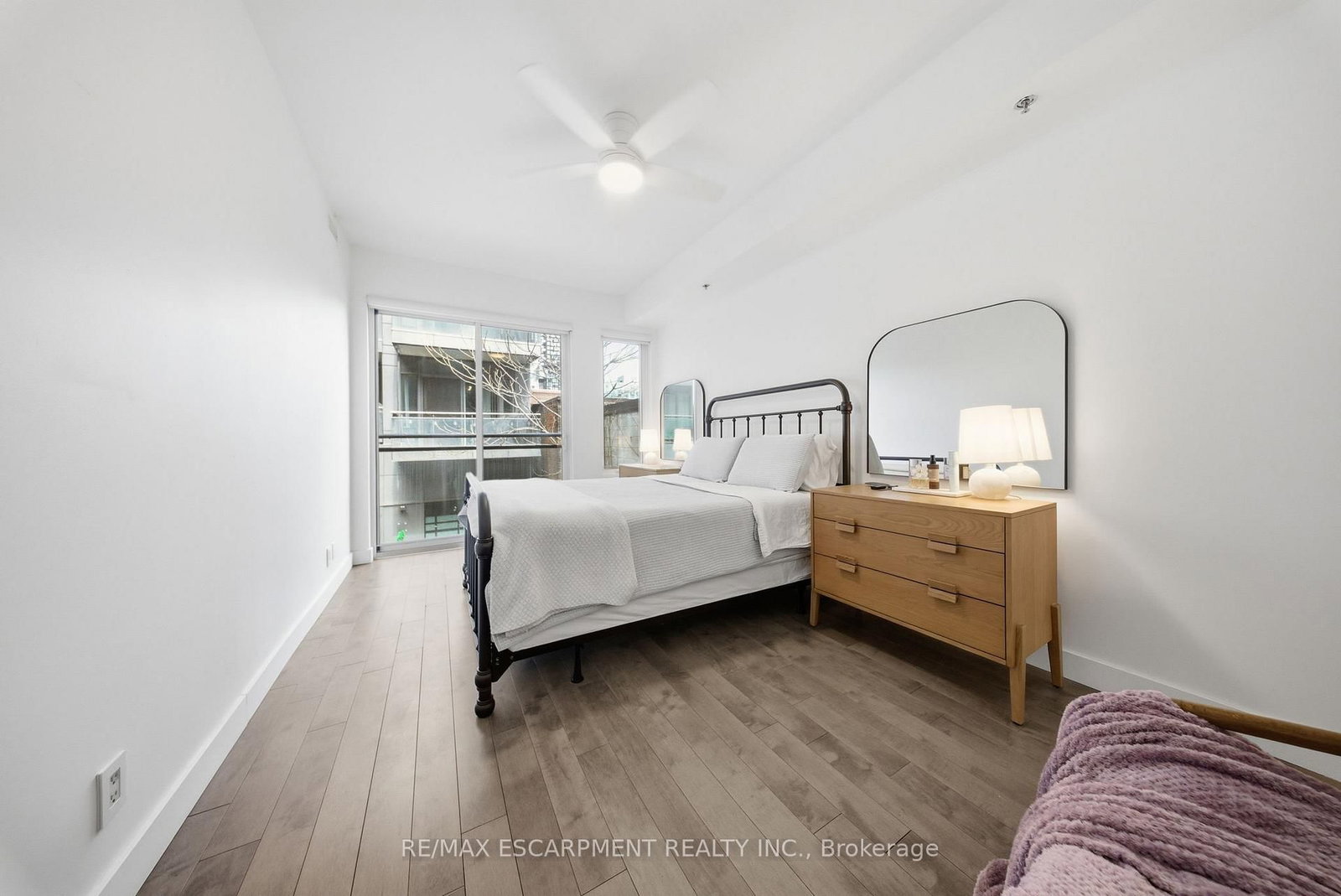 127 Queen Street E, Unit TH1 - Photo 25