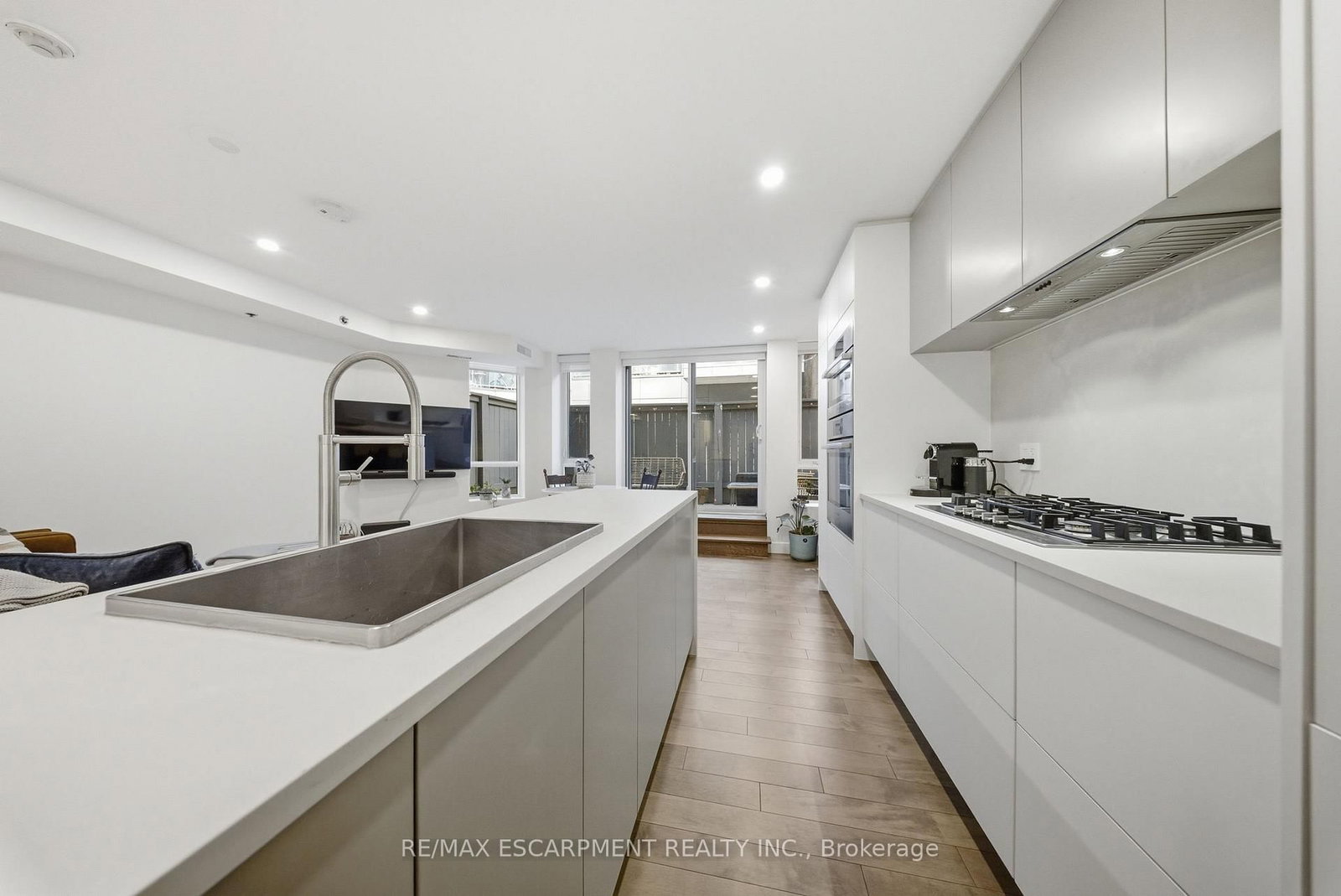 127 Queen Street E, Unit TH1 - Photo 3