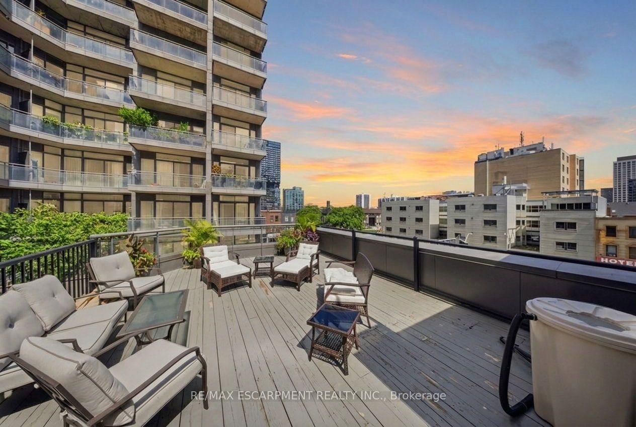 127 Queen Street E, Unit TH1 - Photo 30