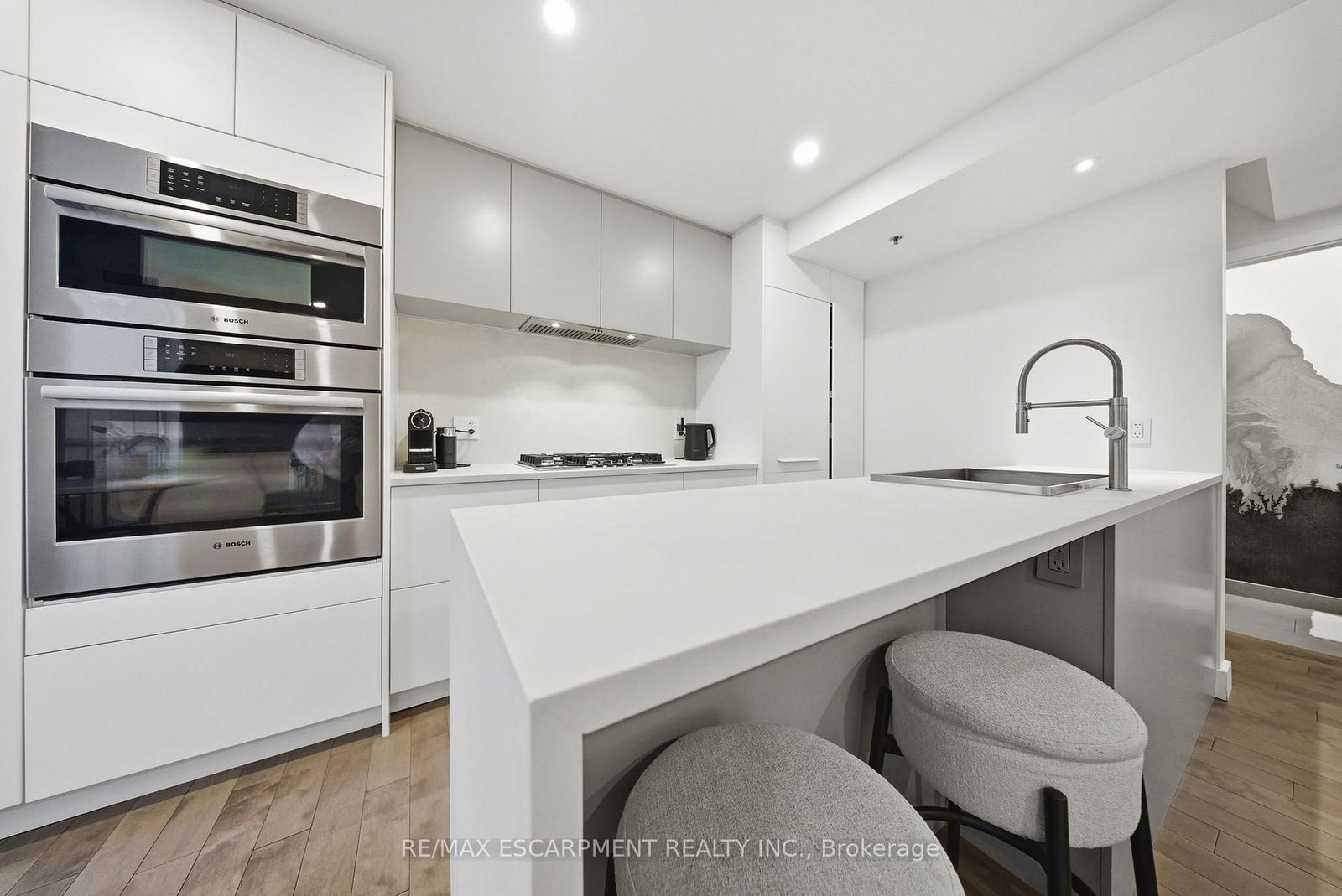 127 Queen Street E, Unit TH1 - Photo 6