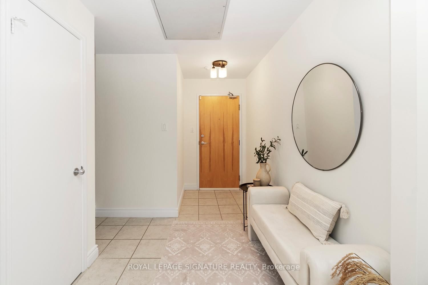 550 Front Street W, Unit 207 - Photo 2