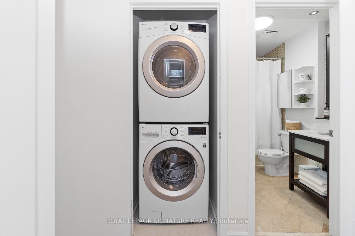 550 Front Street W, Unit 207 - Photo 32