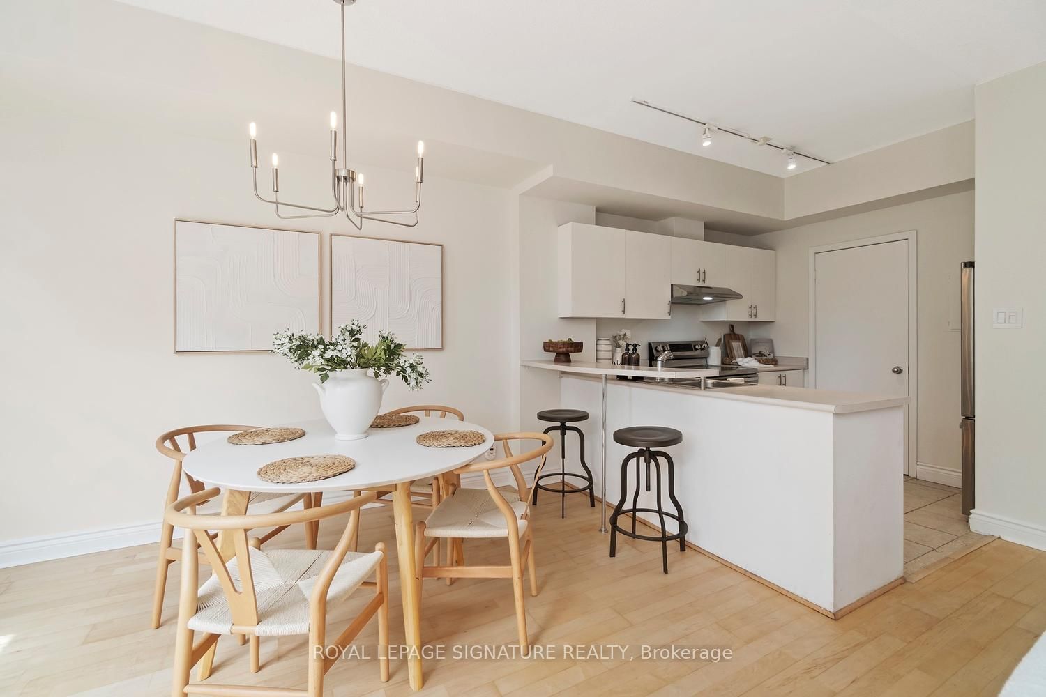 550 Front Street W, Unit 207 - Photo 8