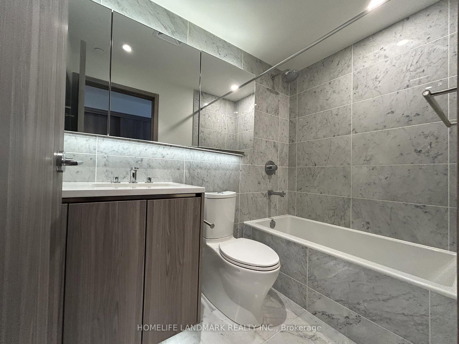 95 Mcmahon Drive, Unit 902 - Photo 17