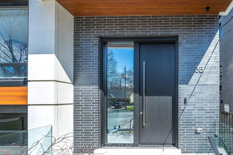 38 Gwendolen Ave, Toronto, M2N 1A2 | Image 3