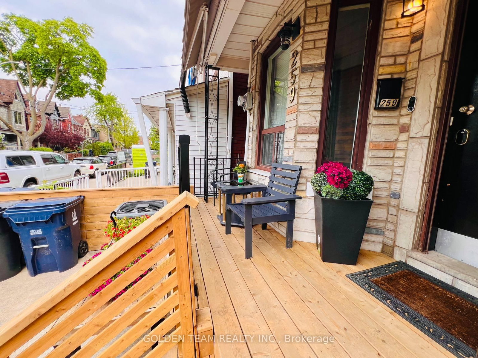 259 Claremont Street - Photo 8