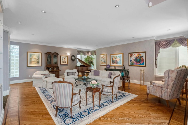 19 Vernham Ave, Toronto, M2L 2B1 | Image 3