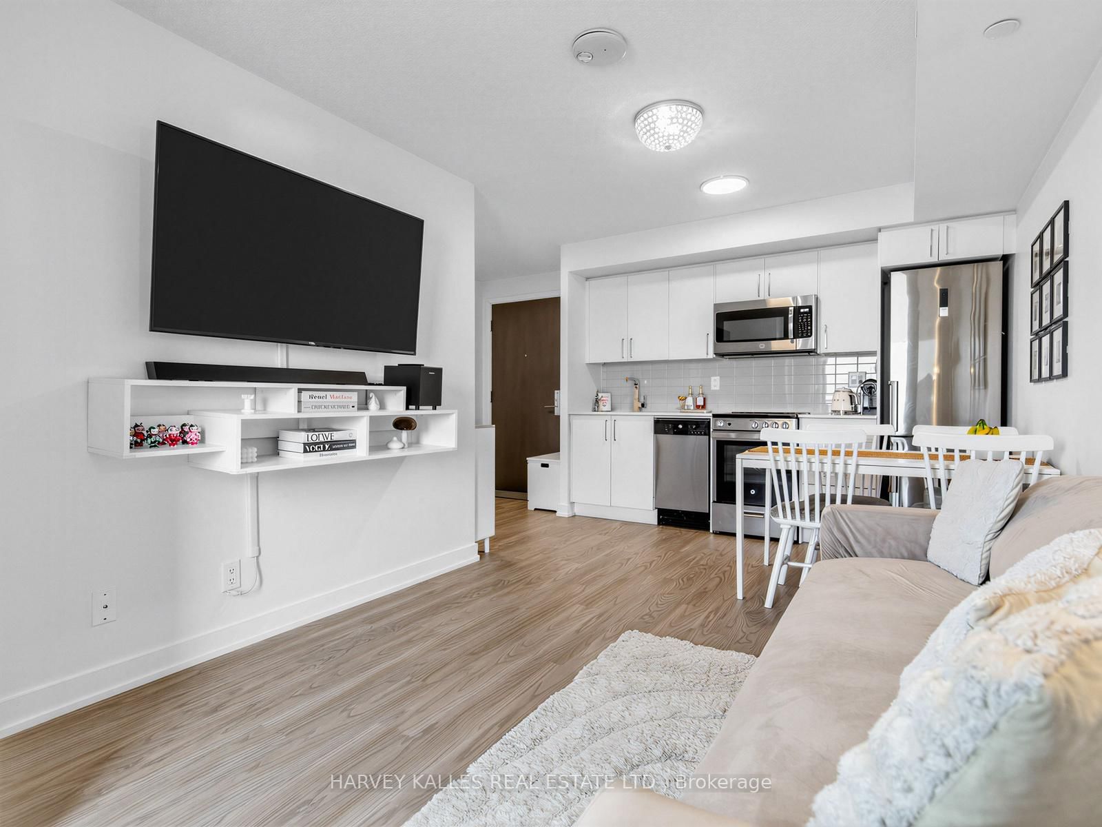 38 Monte Kwinter Court, Unit 614 - Photo 8