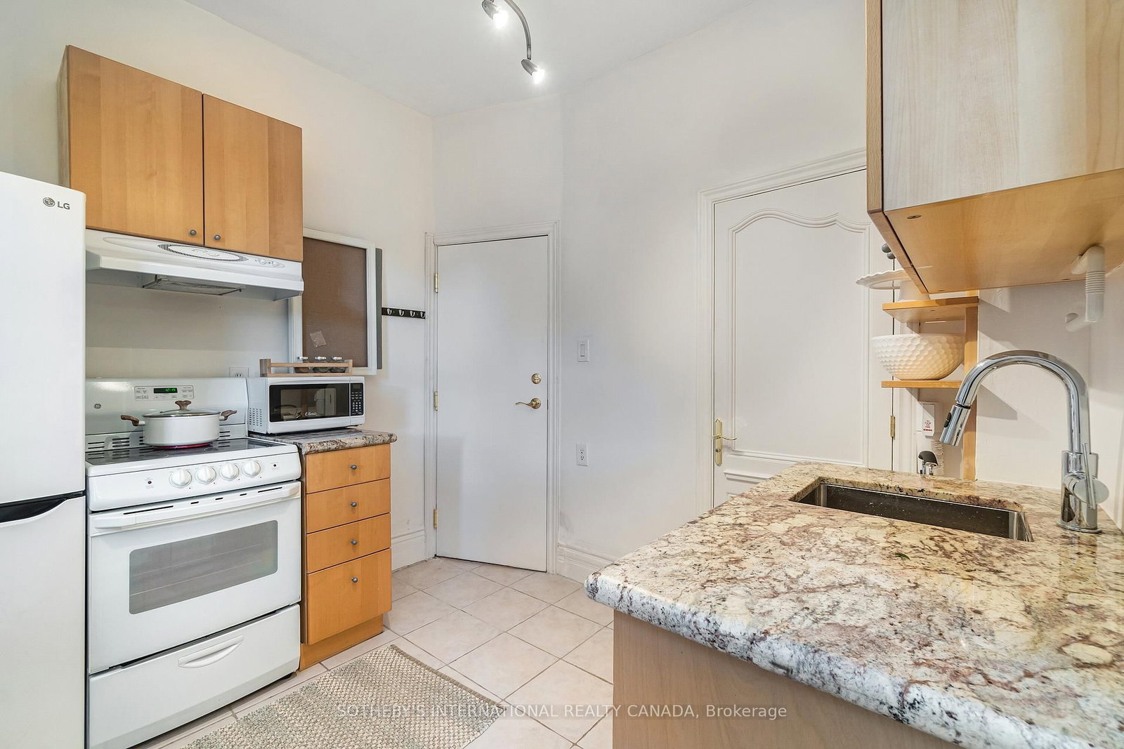 225 Major Street, Unit 3 - Photo 4