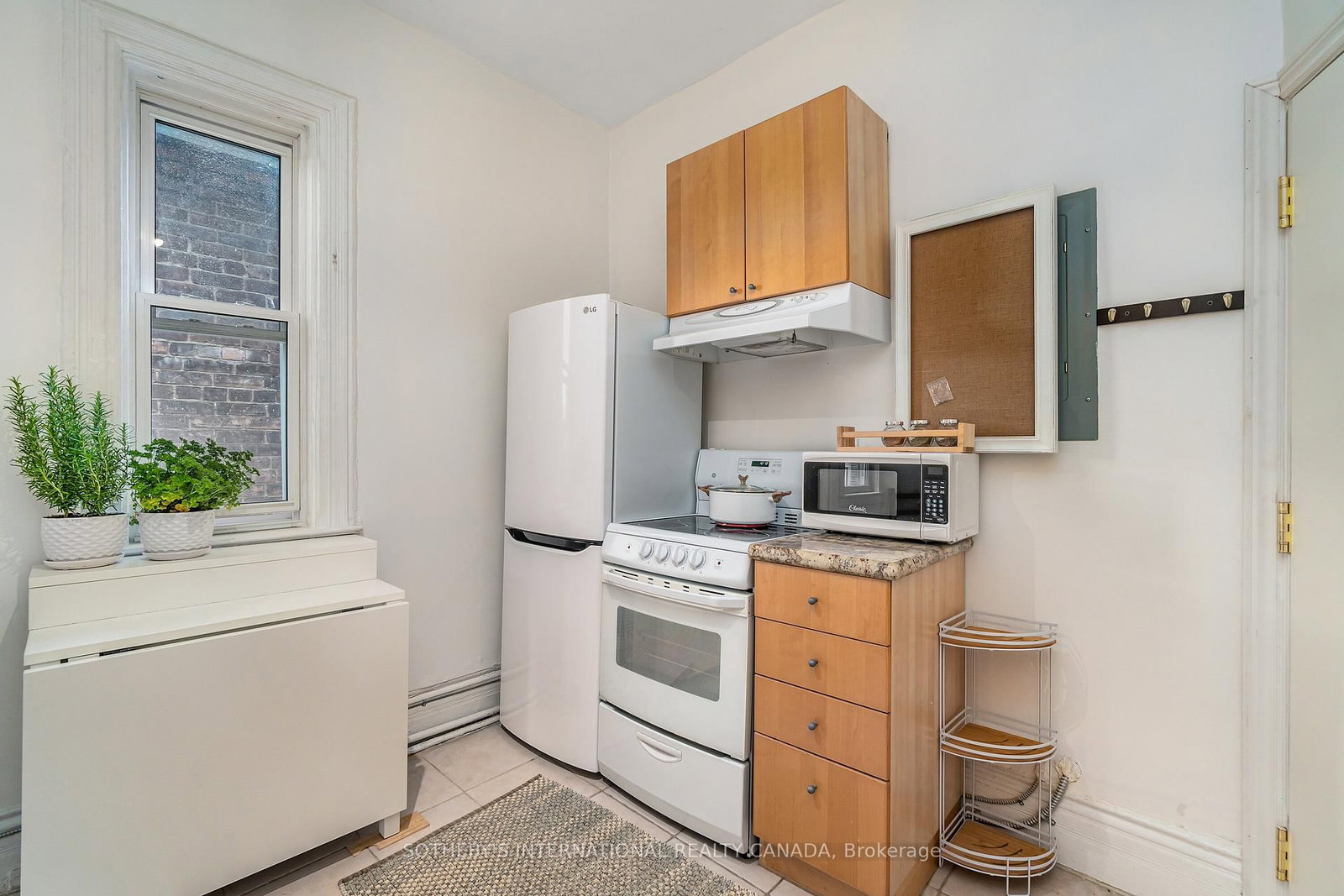 225 Major Street, Unit 3 - Photo 7