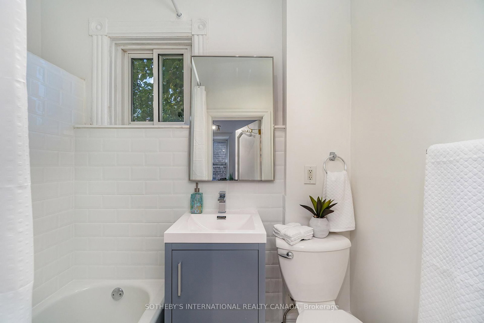 225 Major Street, Unit 3 - Photo 8