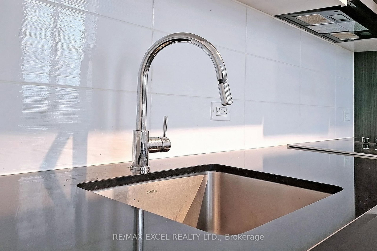 68 Shuter Street, Unit Th01 - Photo 12