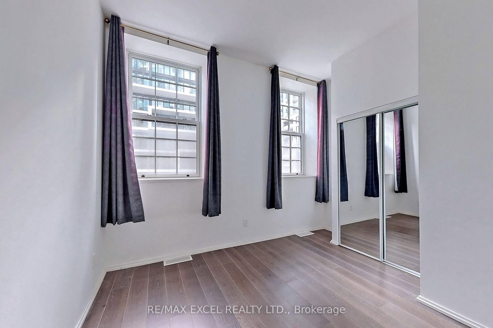 68 Shuter Street, Unit Th01 - Photo 17