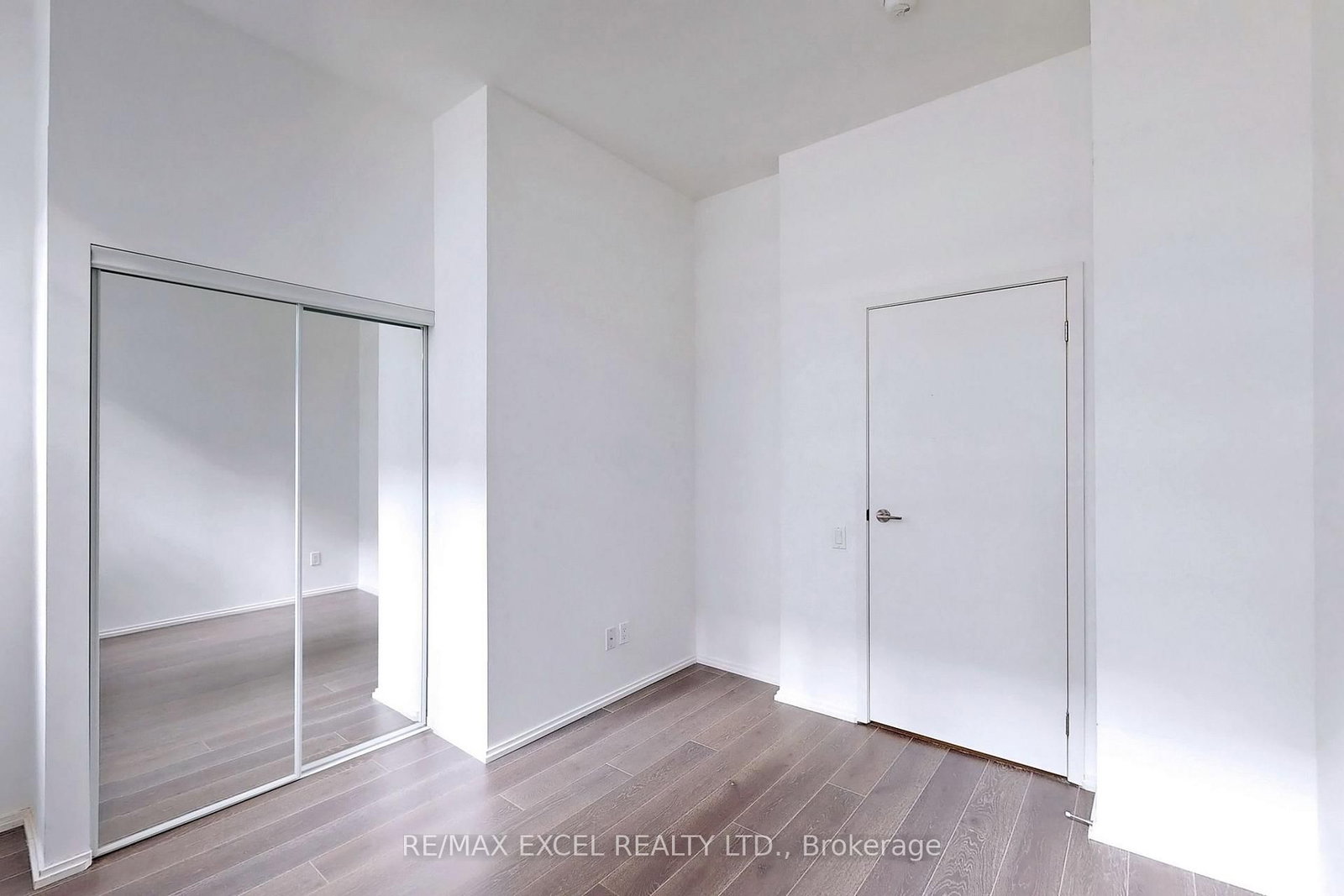 68 Shuter Street, Unit Th01 - Photo 19