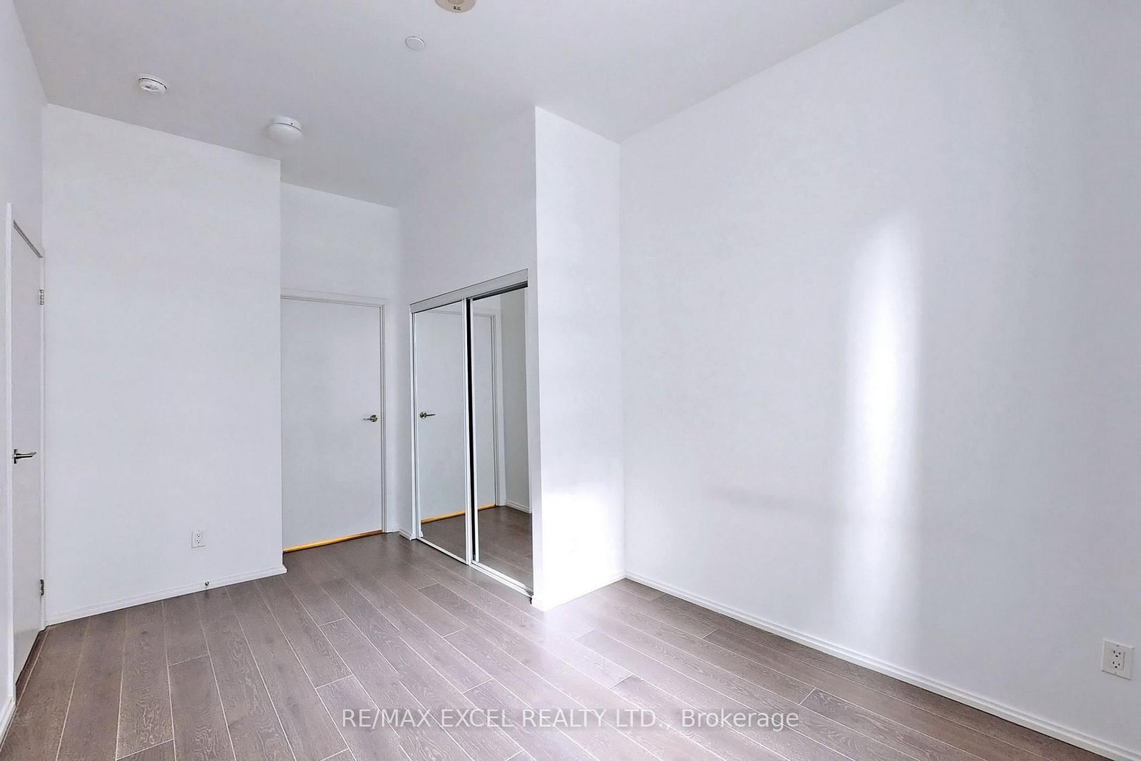 68 Shuter Street, Unit Th01 - Photo 24