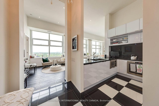 2009 - 111 St Clair Avenue W