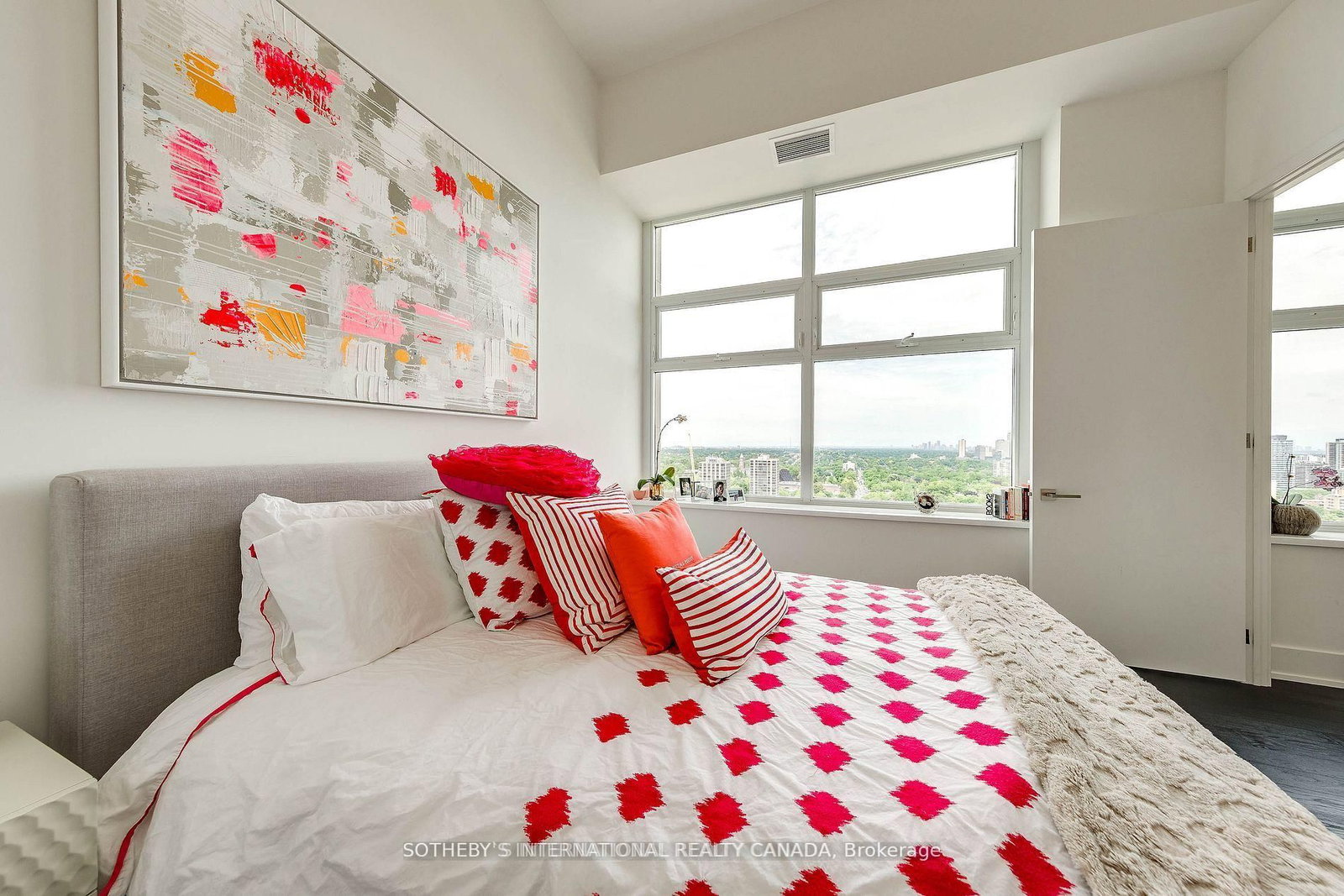 111 St Clair Avenue W, Unit 2009 - Photo 21