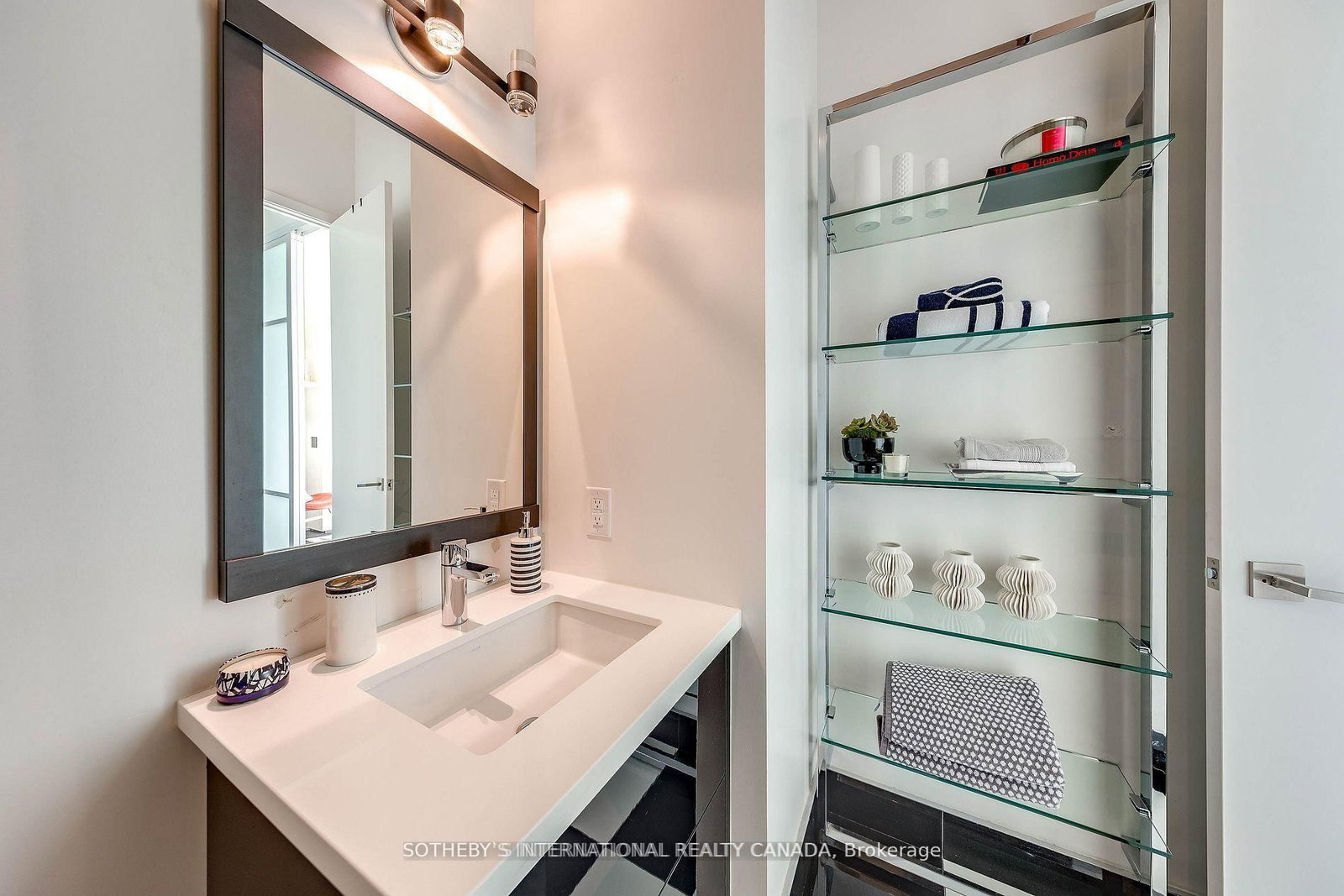 111 St Clair Avenue W, Unit 2009 - Photo 23