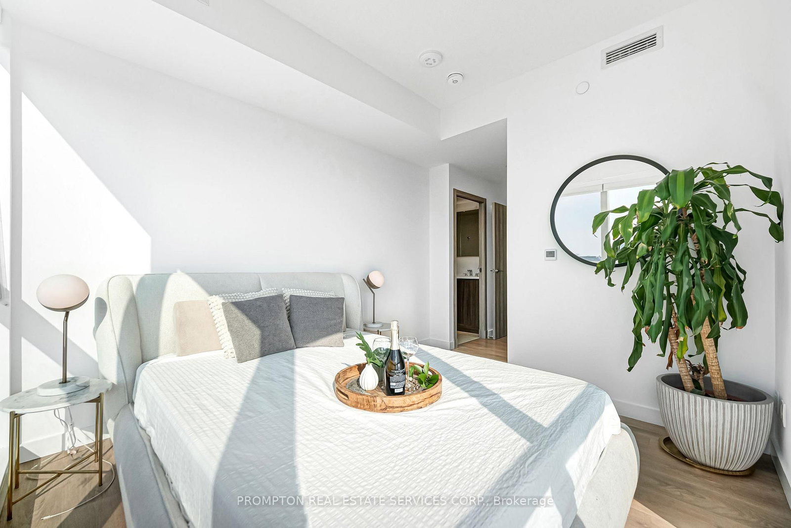 25 Mcmahon Drive, Unit 1803 - Photo 9