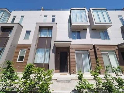 2 - 17 Greenbriar Rd | Toronto | Image