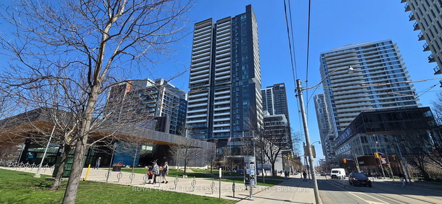 712 - 225 Sumach Street