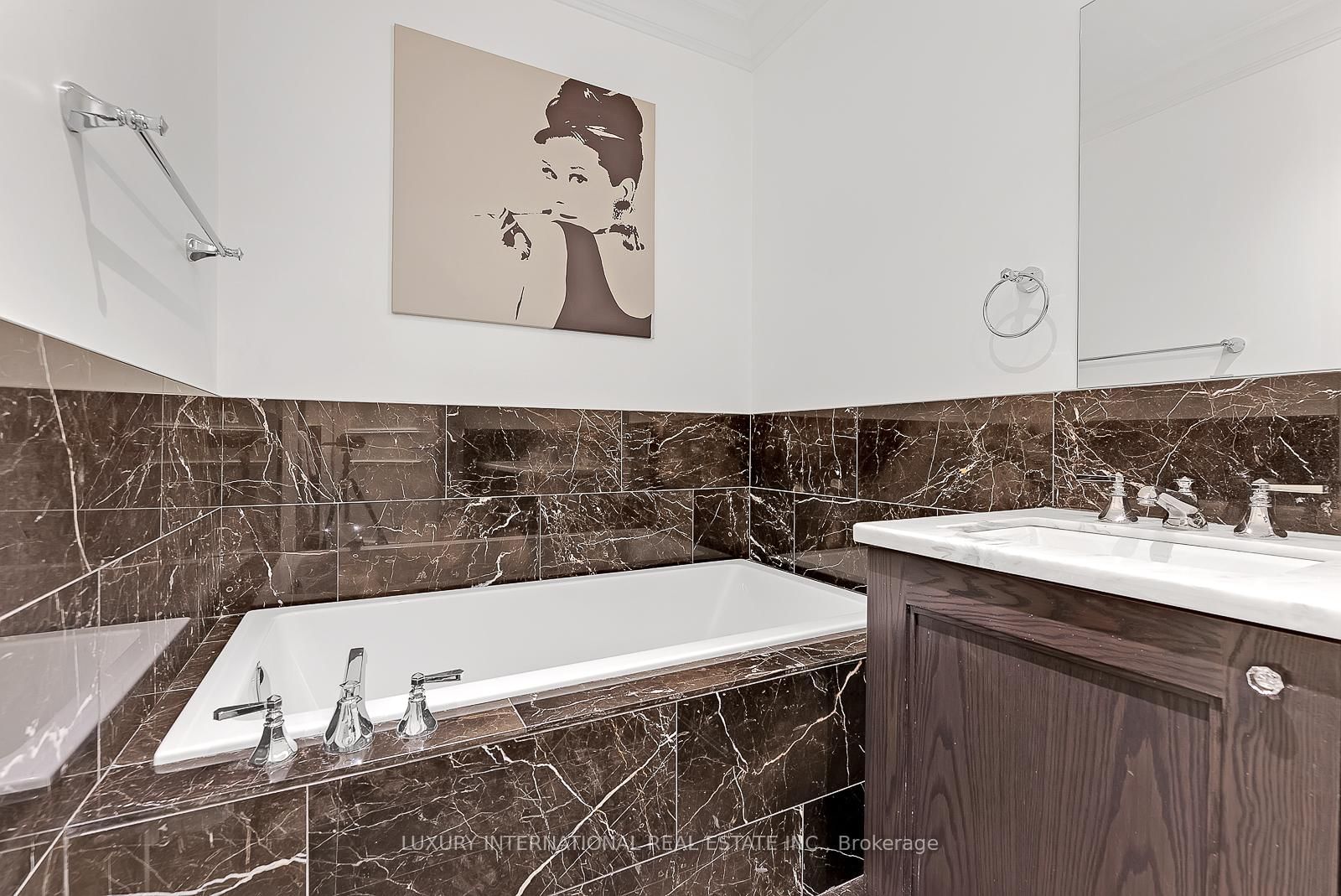 311 Bay Street, Unit 3906 - Photo 8