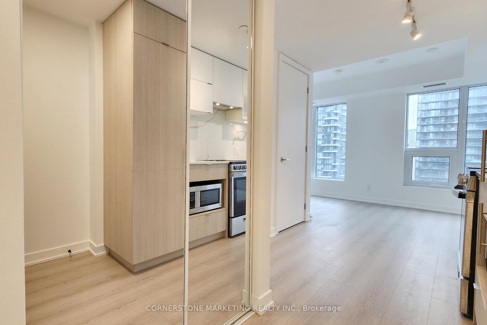 100 Queen Street E, Unit 1816 - Photo 8