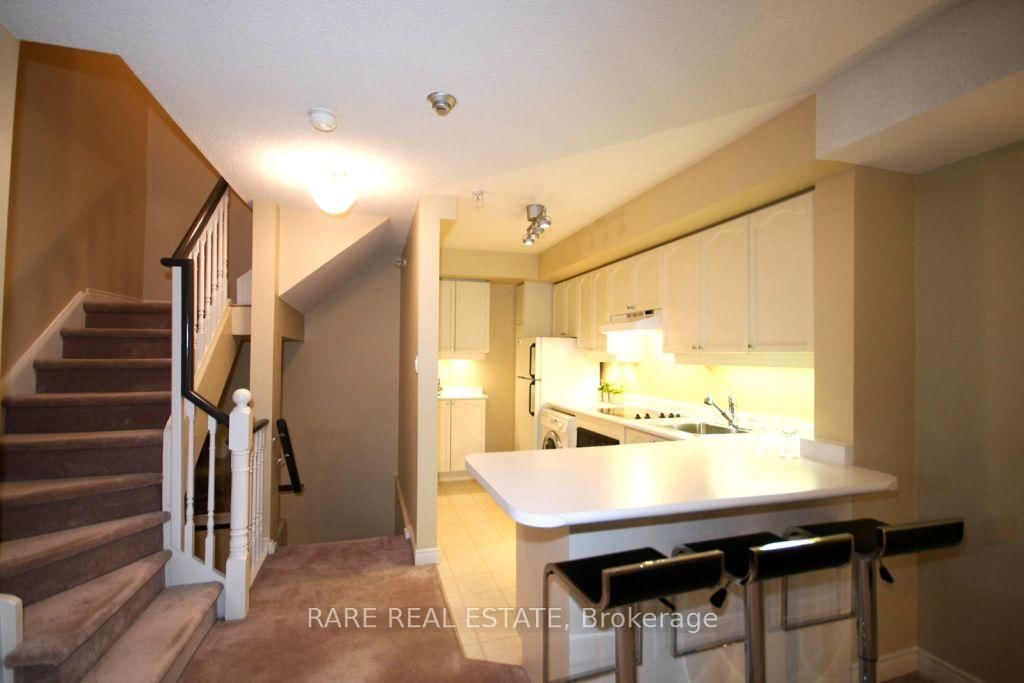 217 St George Street, Unit 5 - Photo 8