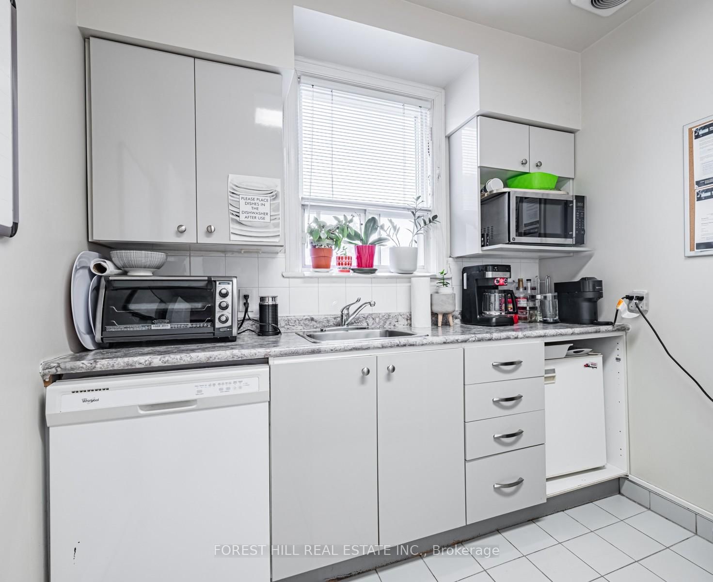 435 Eglinton Avenue W, Unit 2nd floor - Photo 3