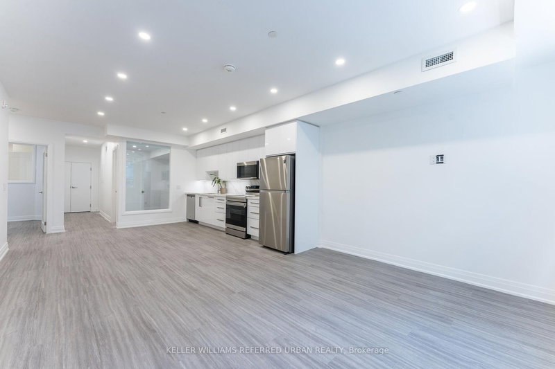 home for lease on 202-475 Queen Street W