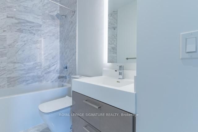 1 Yorkville Avenue, Unit 5606 - Photo 21