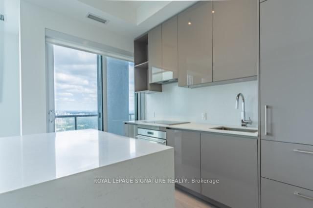 1 Yorkville Avenue, Unit 5606 - Photo 8