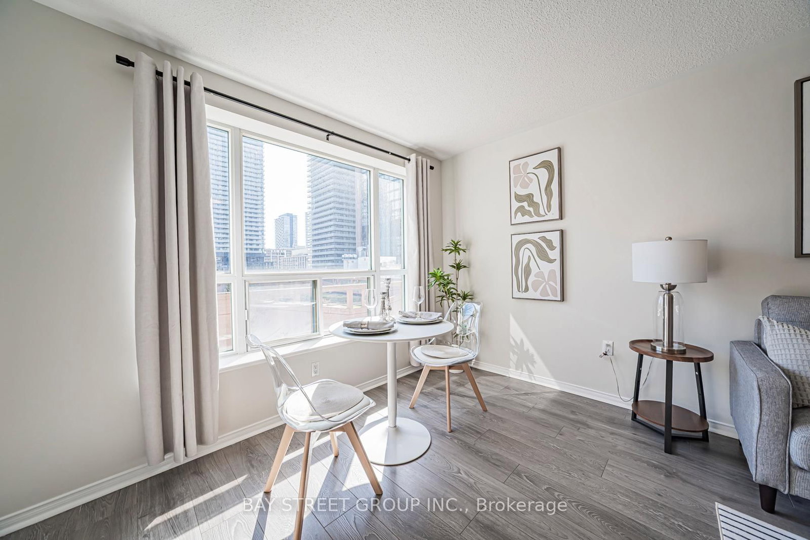 889 Bay Street, Unit 713 - Photo 19