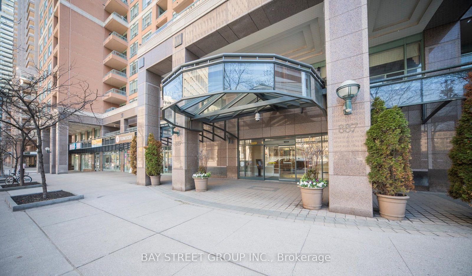 889 Bay Street, Unit 713 - Photo 2