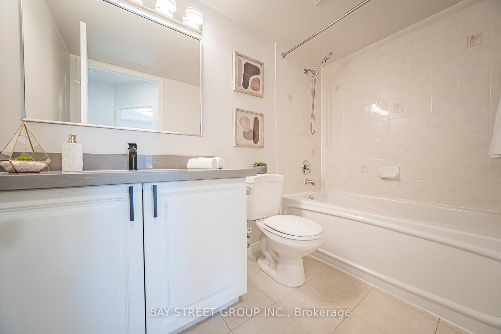 889 Bay Street, Unit 713 - Photo 20