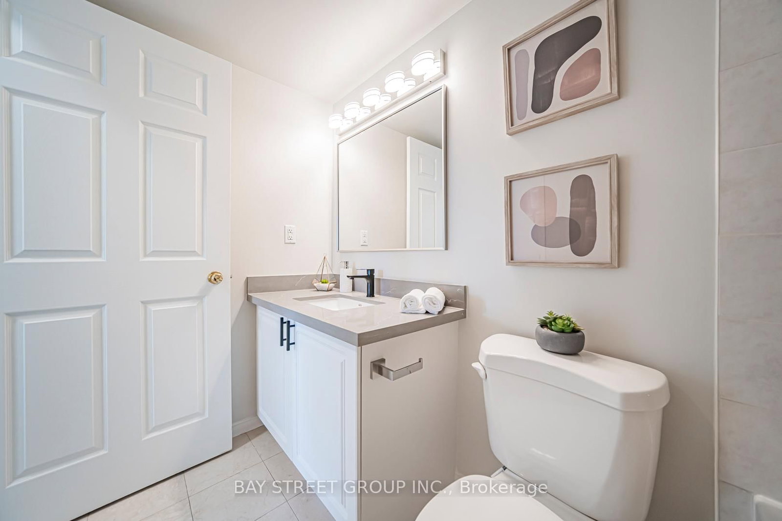 889 Bay Street, Unit 713 - Photo 21