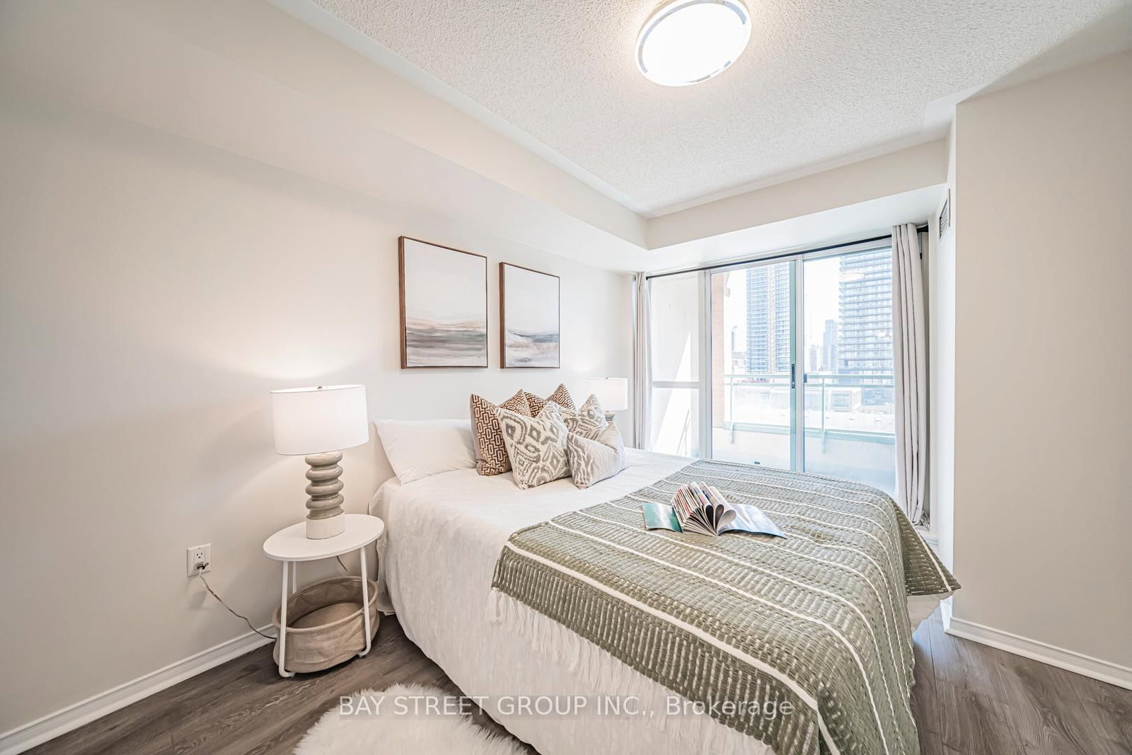 889 Bay Street, Unit 713 - Photo 22