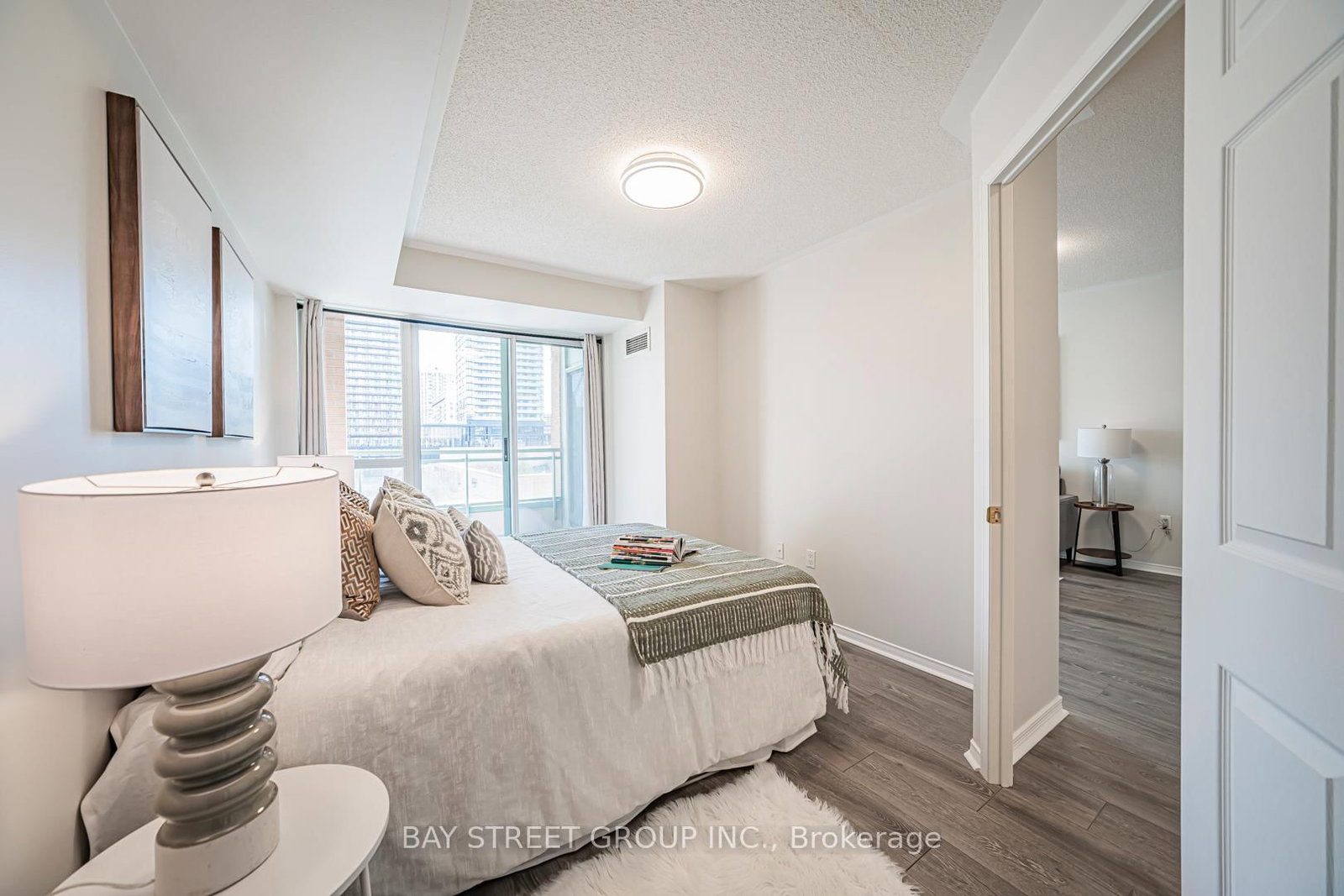889 Bay Street, Unit 713 - Photo 23
