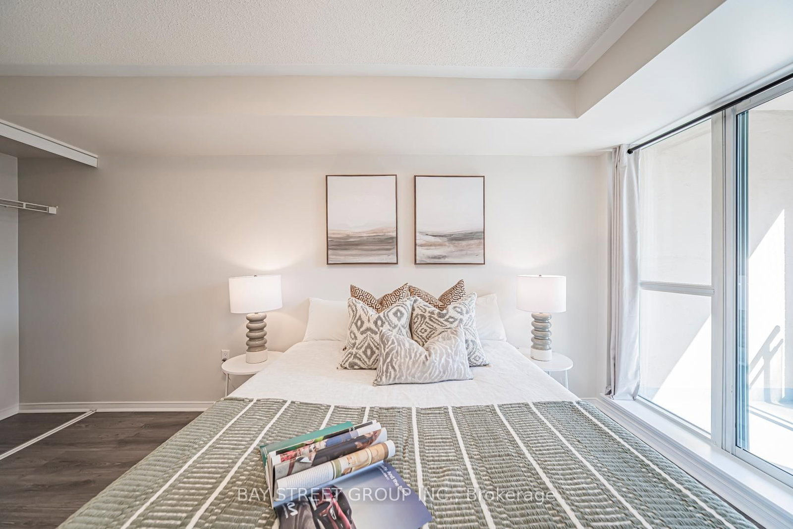 889 Bay Street, Unit 713 - Photo 24