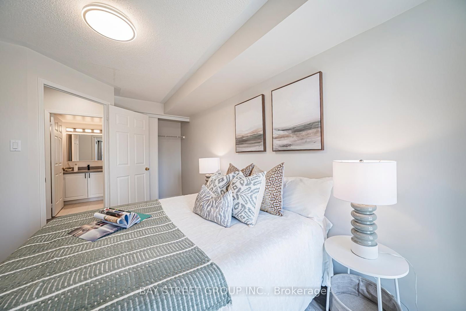 889 Bay Street, Unit 713 - Photo 25