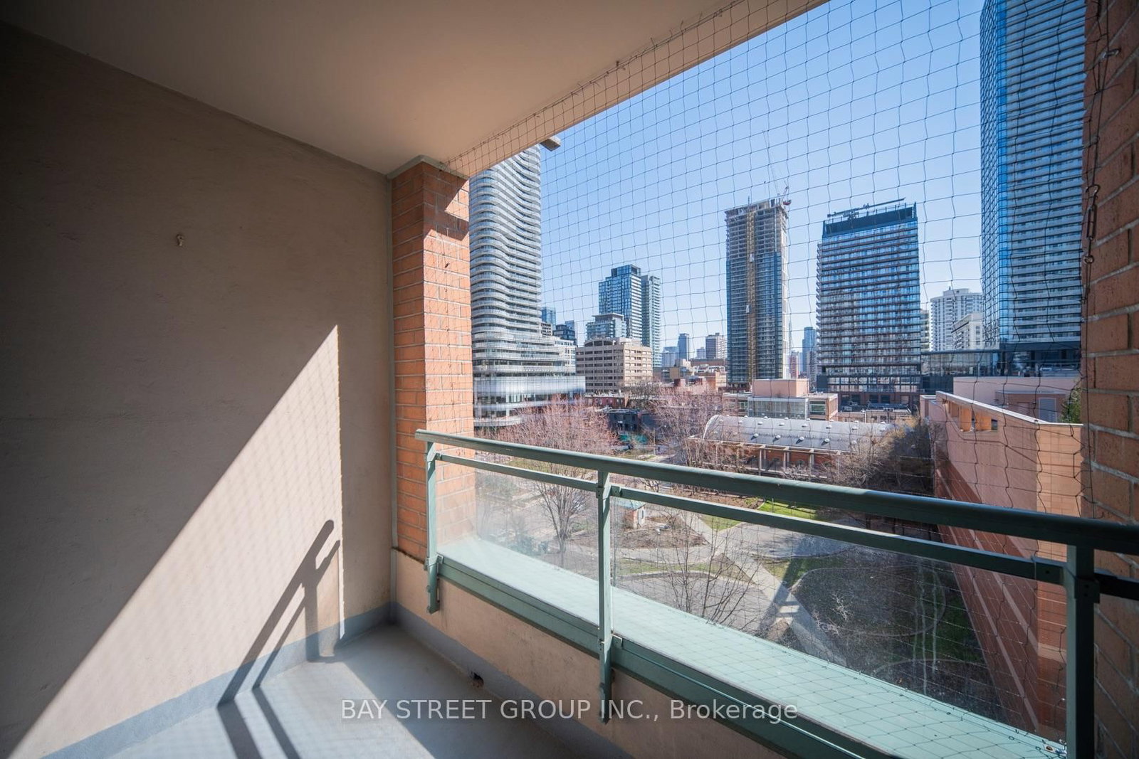 889 Bay Street, Unit 713 - Photo 27