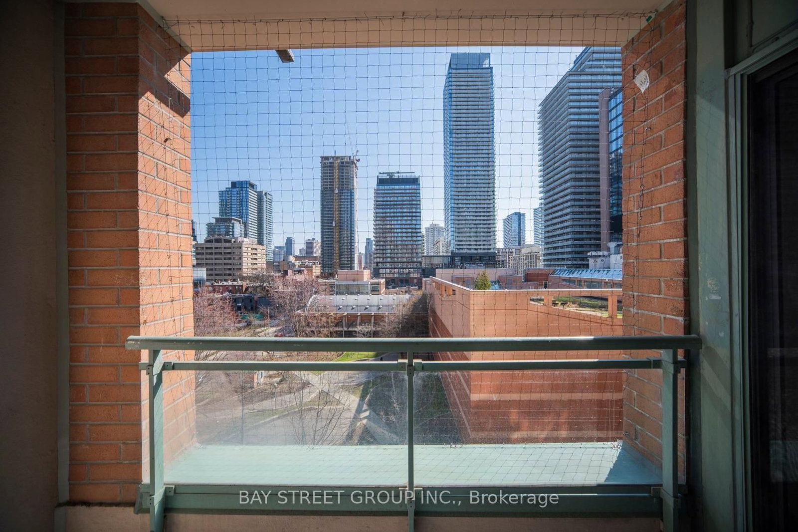 889 Bay Street, Unit 713 - Photo 28