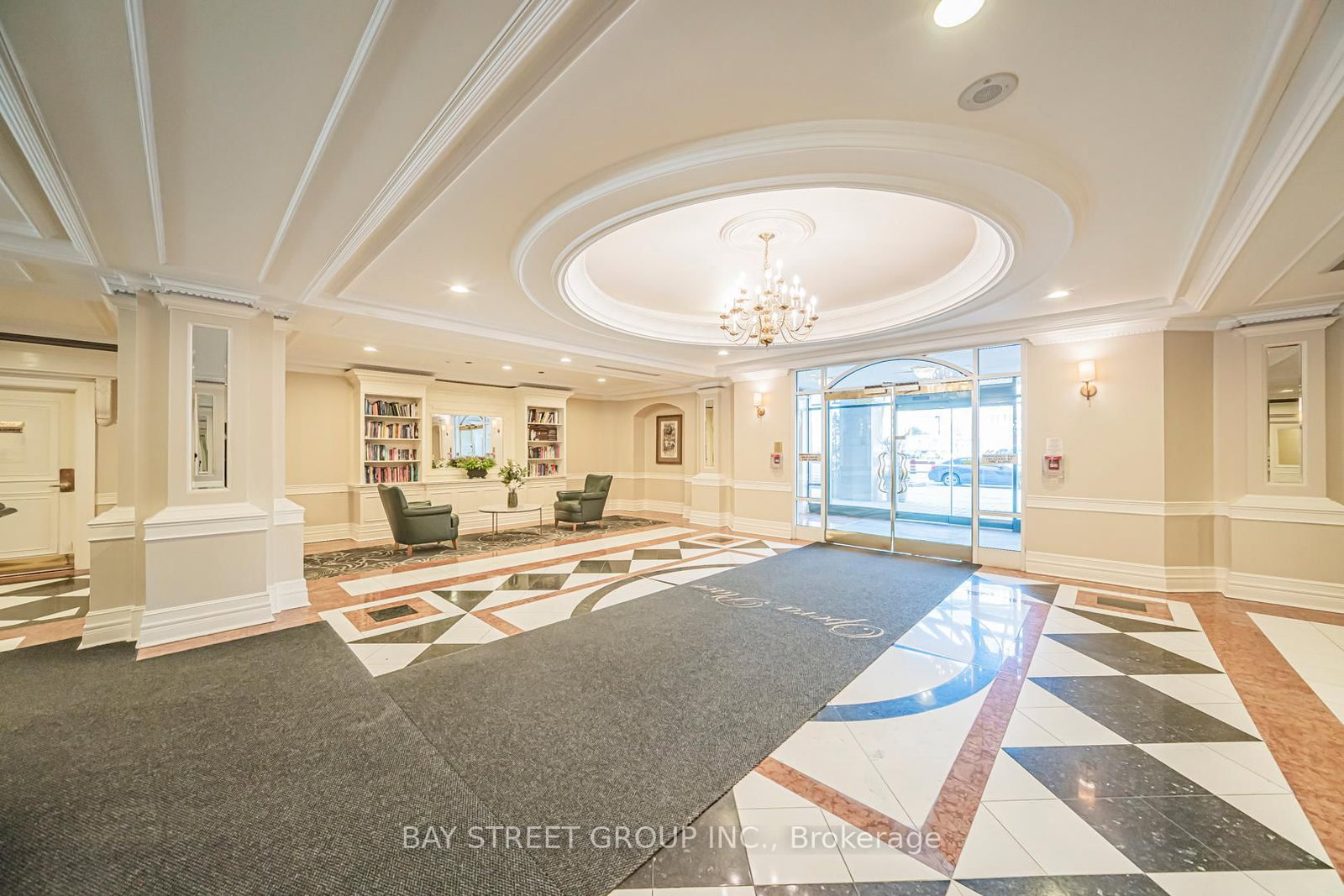 889 Bay Street, Unit 713 - Photo 3