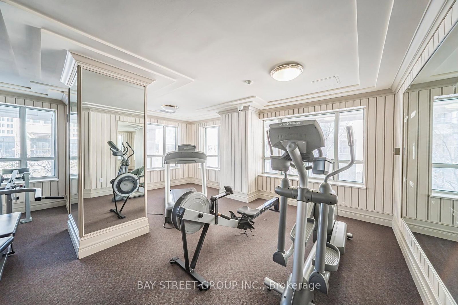 889 Bay Street, Unit 713 - Photo 6