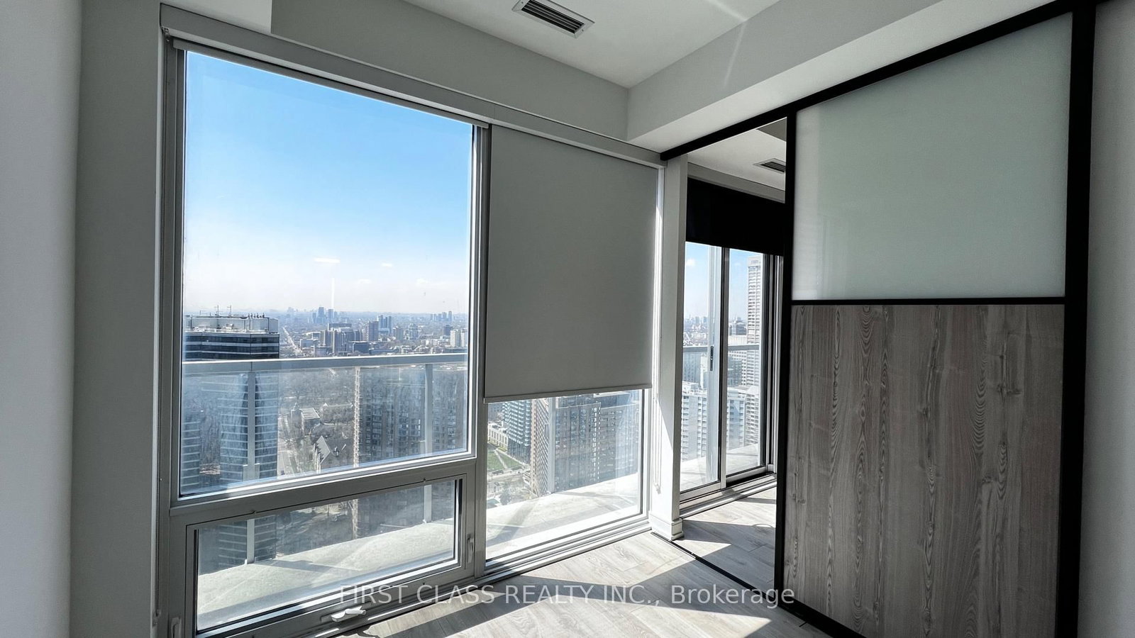 3 Gloucester Street, Unit 4010 - Photo 13